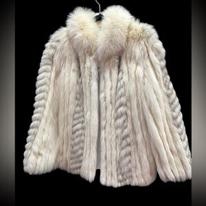 Elegant White silver blue white Fox Fur Coat
